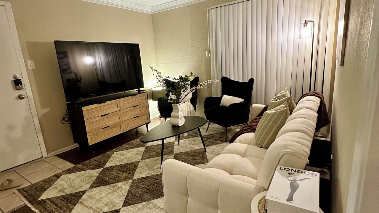 Photo of Livingroom in Astrodome