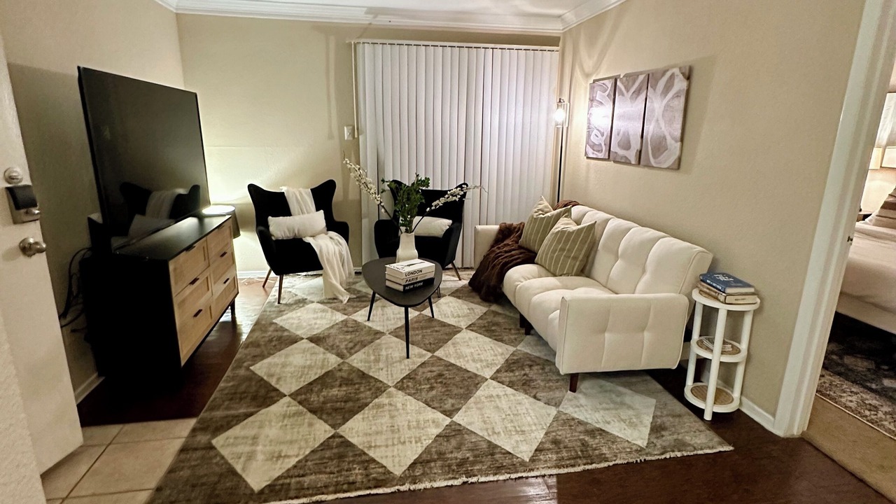 Photo of Livingroom in Astrodome