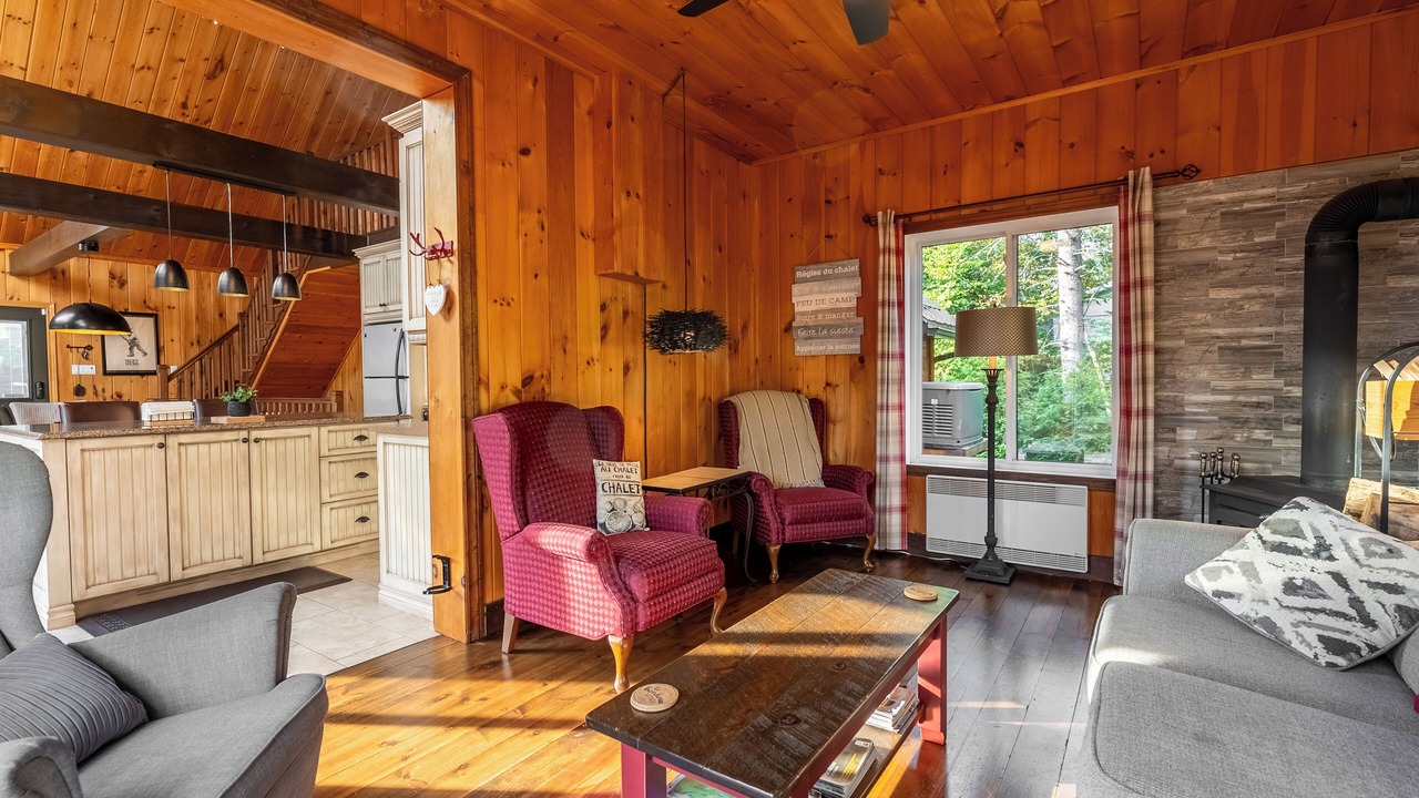 Photo of Livingroom in Saint-Alexis-des-Monts