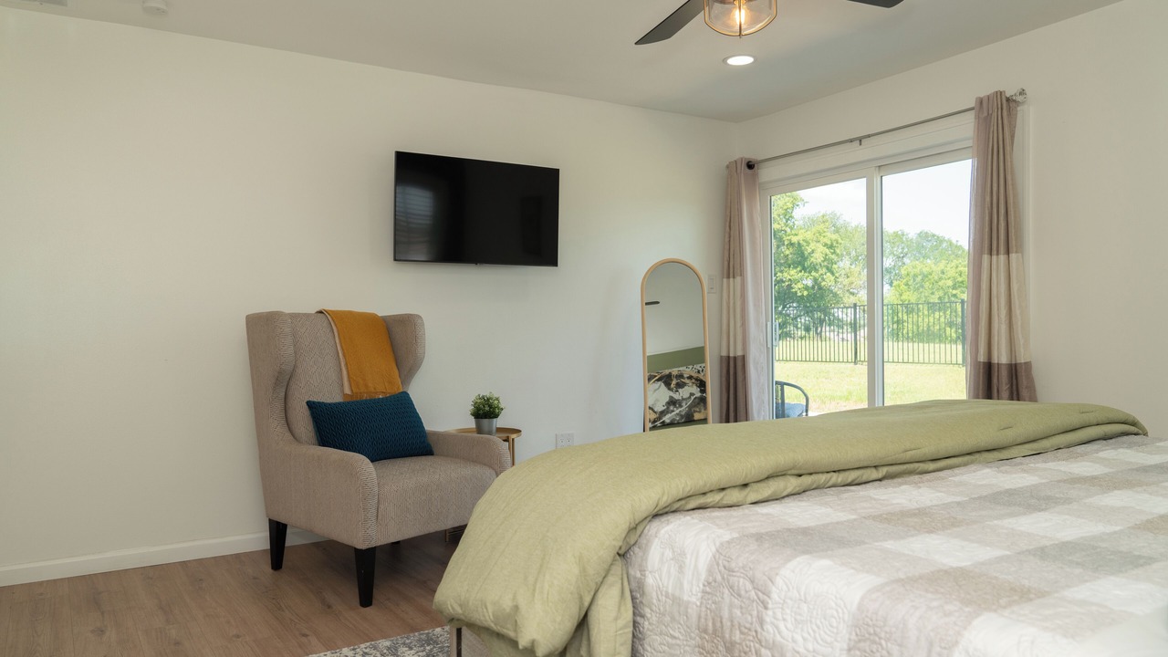 Photo of Bedroom in Garland