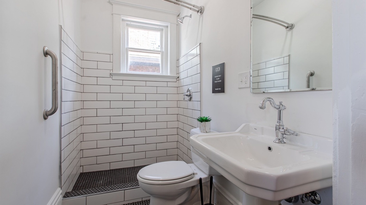 Photo of Bathroom in Hanover Place