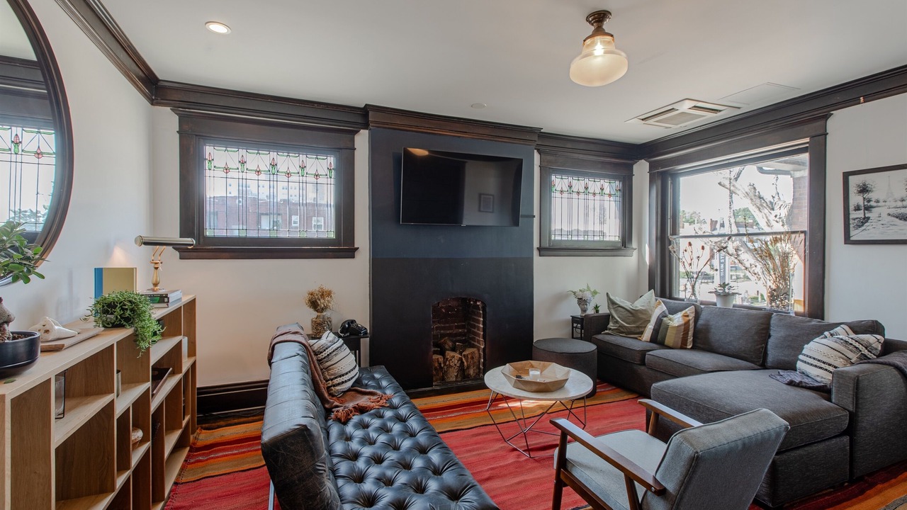 Photo of Livingroom in Hanover Place