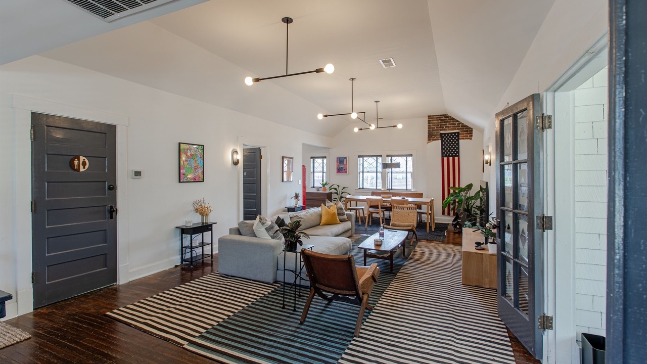 Photo of Livingroom in Hanover Place