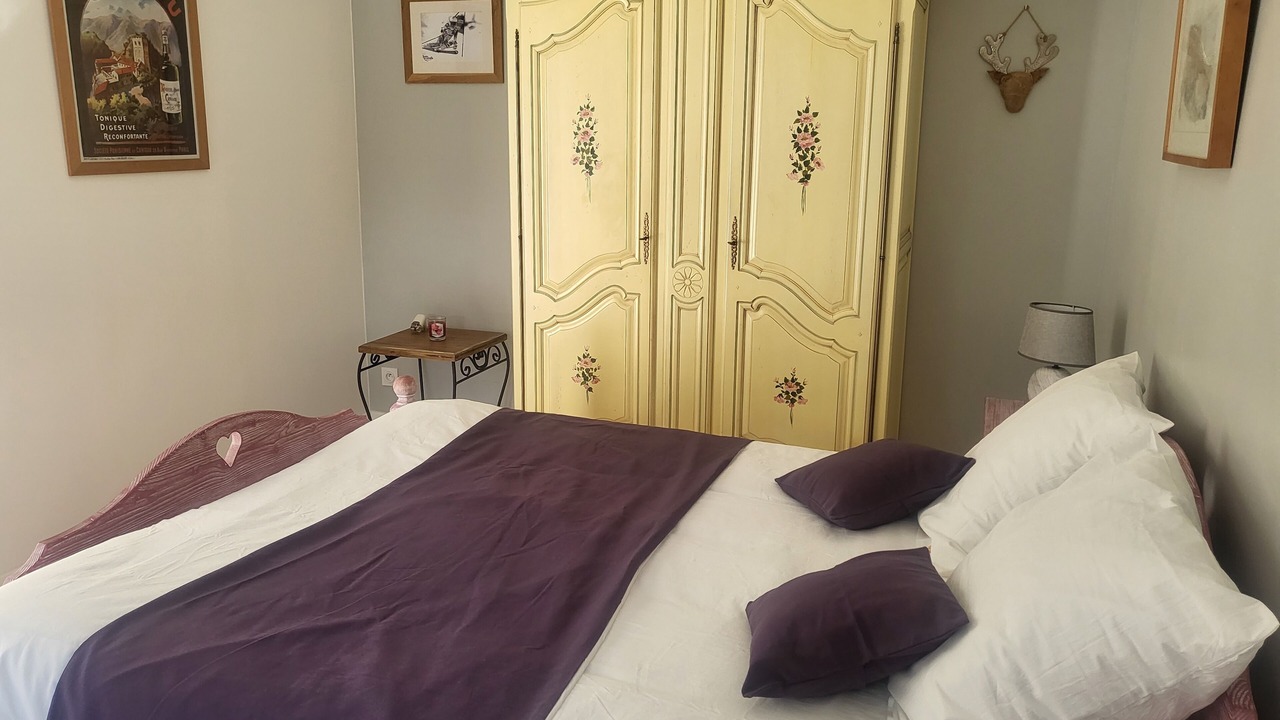 Photo of Bedroom in Reynes