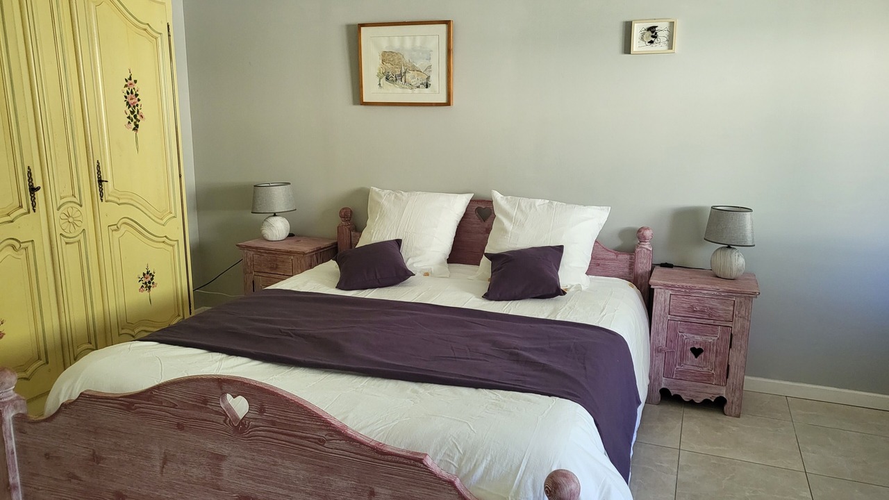 Photo of Bedroom in Reynes