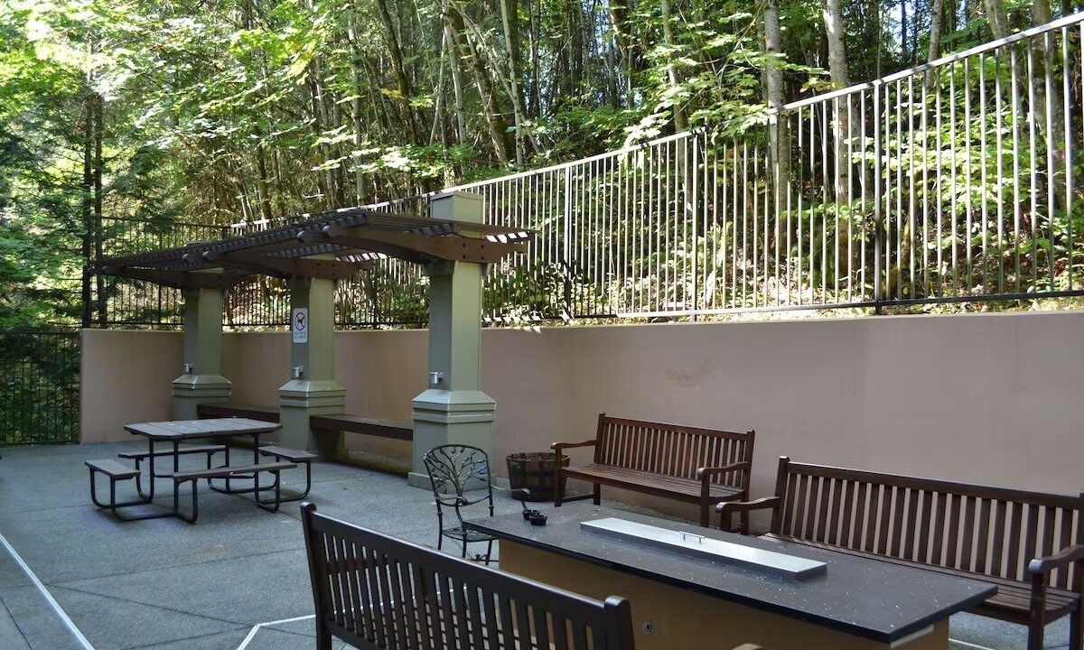 Photo of Outdoor in East Lake Hills