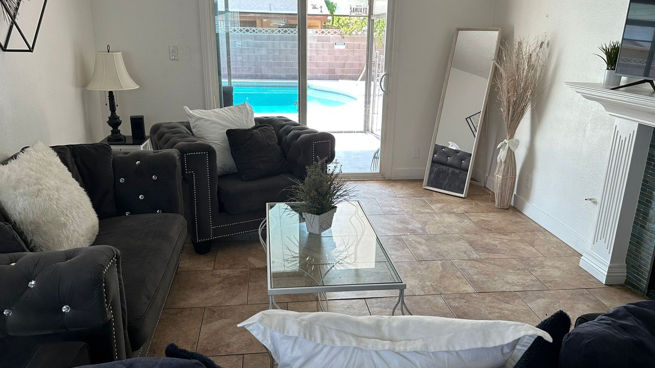 Photo of Livingroom in Sunrise Manor