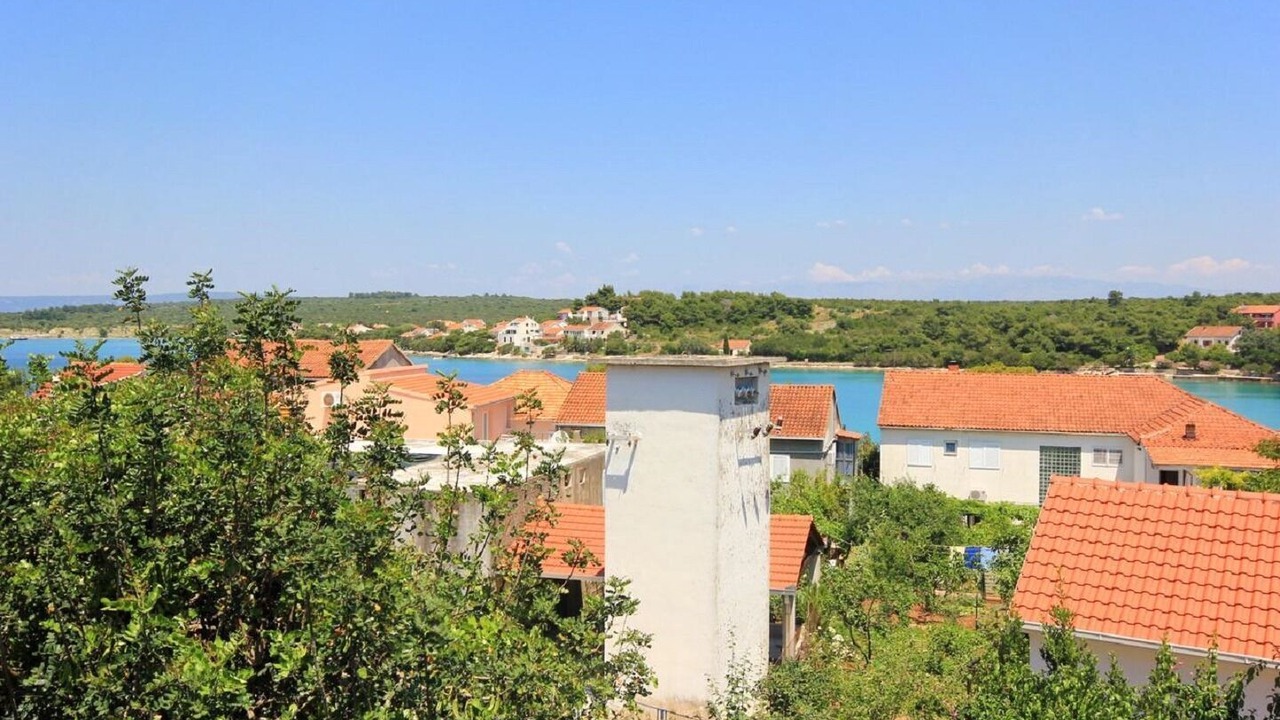 Photo of Others in Loviste