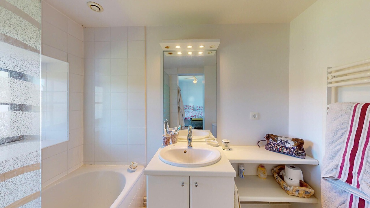 Photo of Bathroom in Oregue