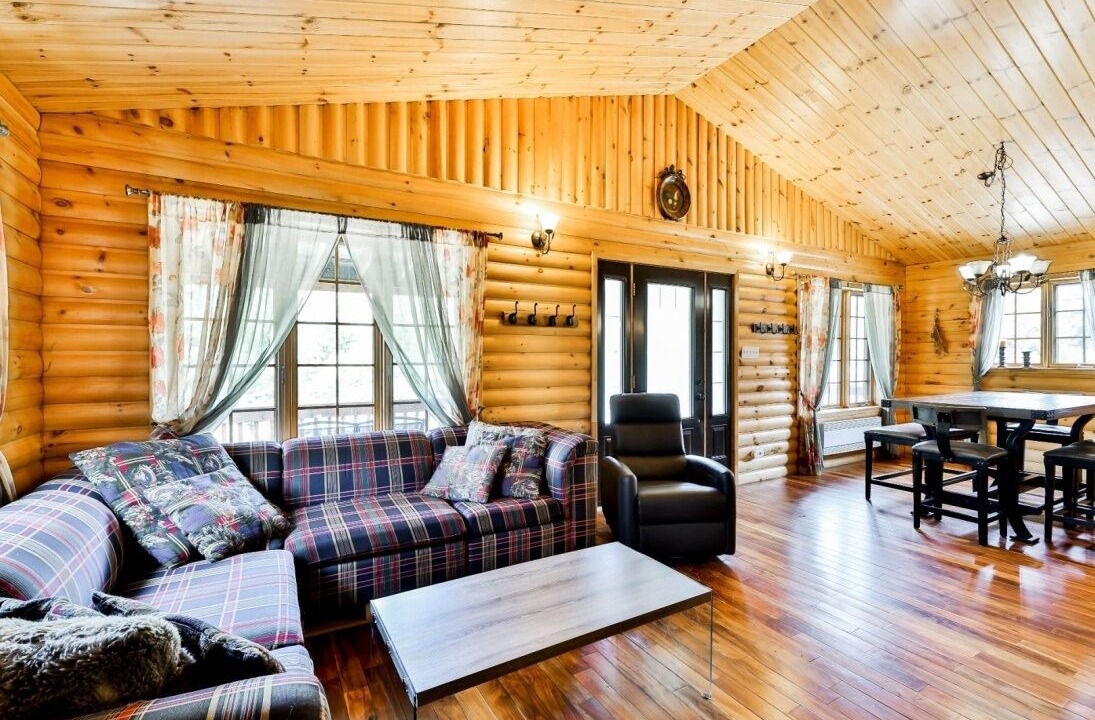 Photo of Livingroom in Mandeville