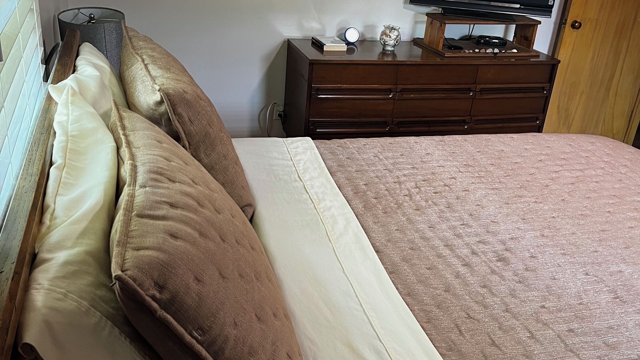 Photo of Bedroom in Gates-North Gates