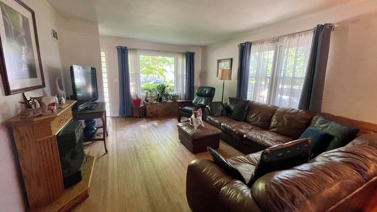 Photo of Livingroom in Gates-North Gates