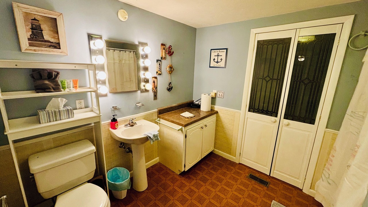 Photo of Bathroom in Stemley