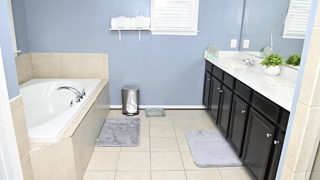 Photo of Bathroom in Glenarden