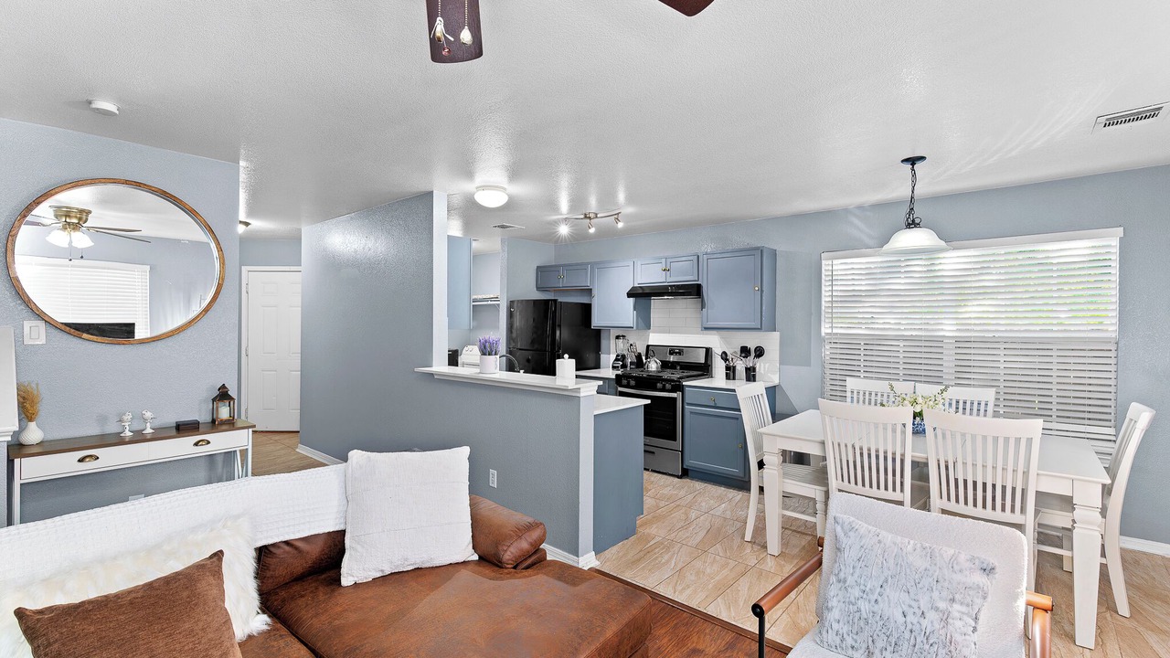 Photo of Livingroom in Franklin Park