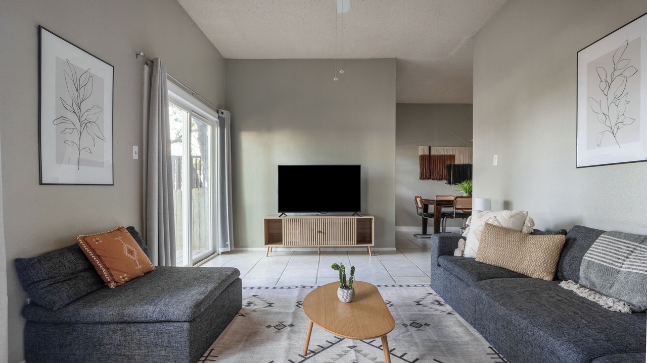 Photo of Livingroom in Balcones Terrace