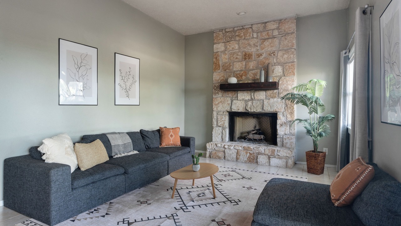 Photo of Livingroom in Balcones Terrace