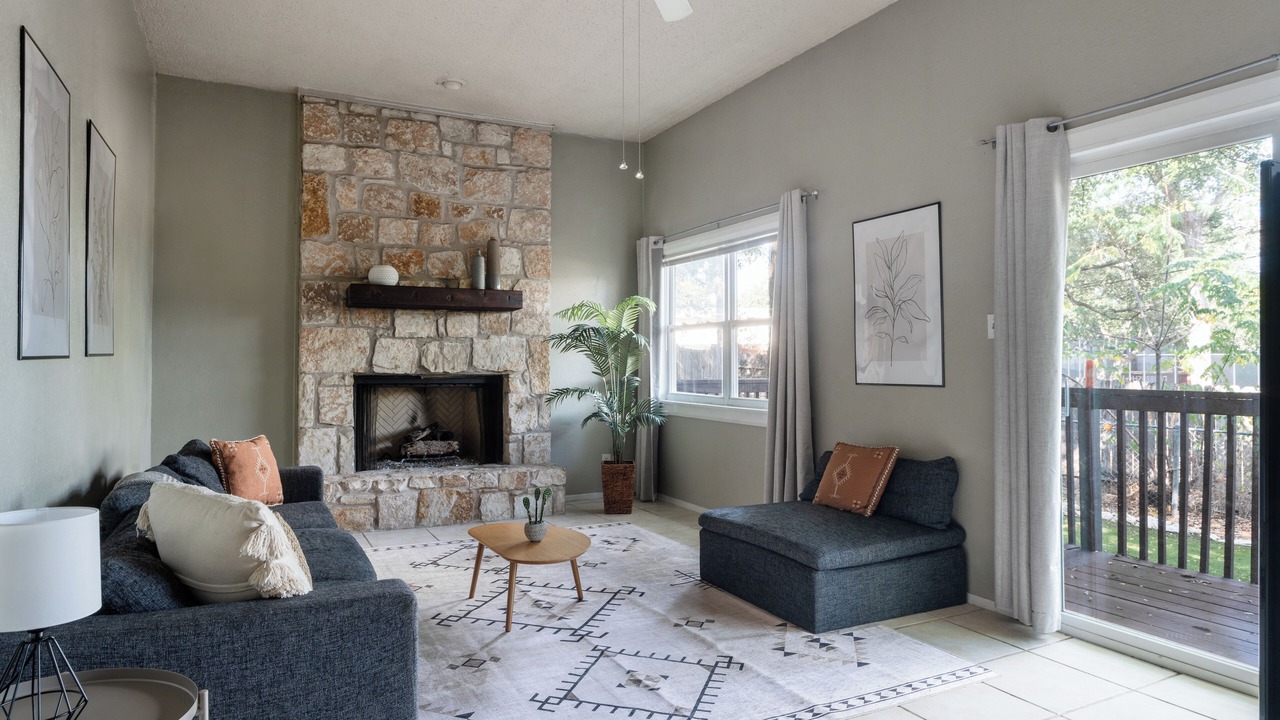 Photo of Livingroom in Balcones Terrace