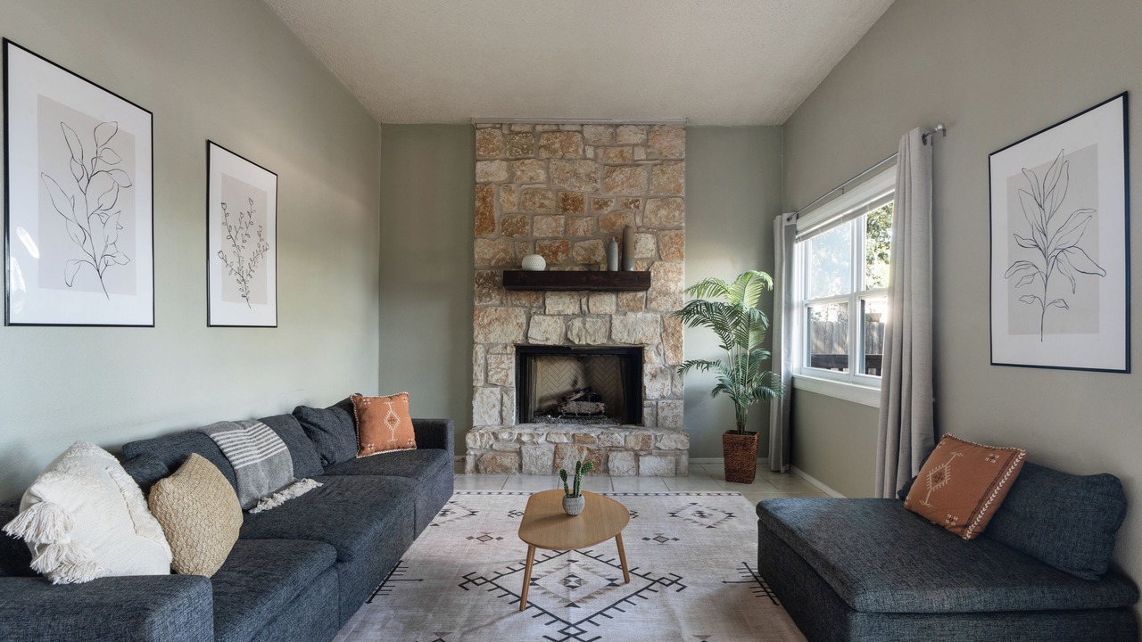 Photo of Livingroom in Balcones Terrace