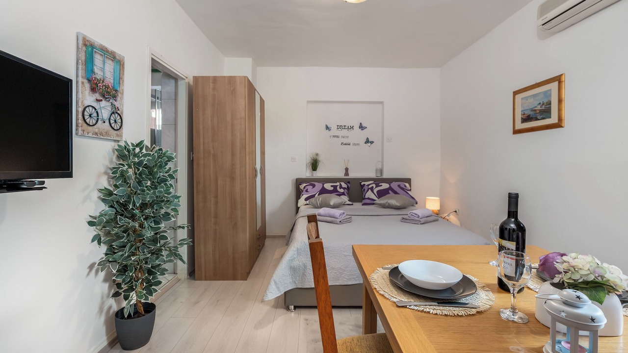 Photo of Bedroom in Dinjiska
