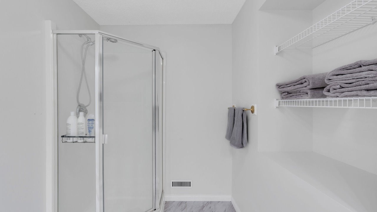 Photo of Bathroom in Valley Ridge