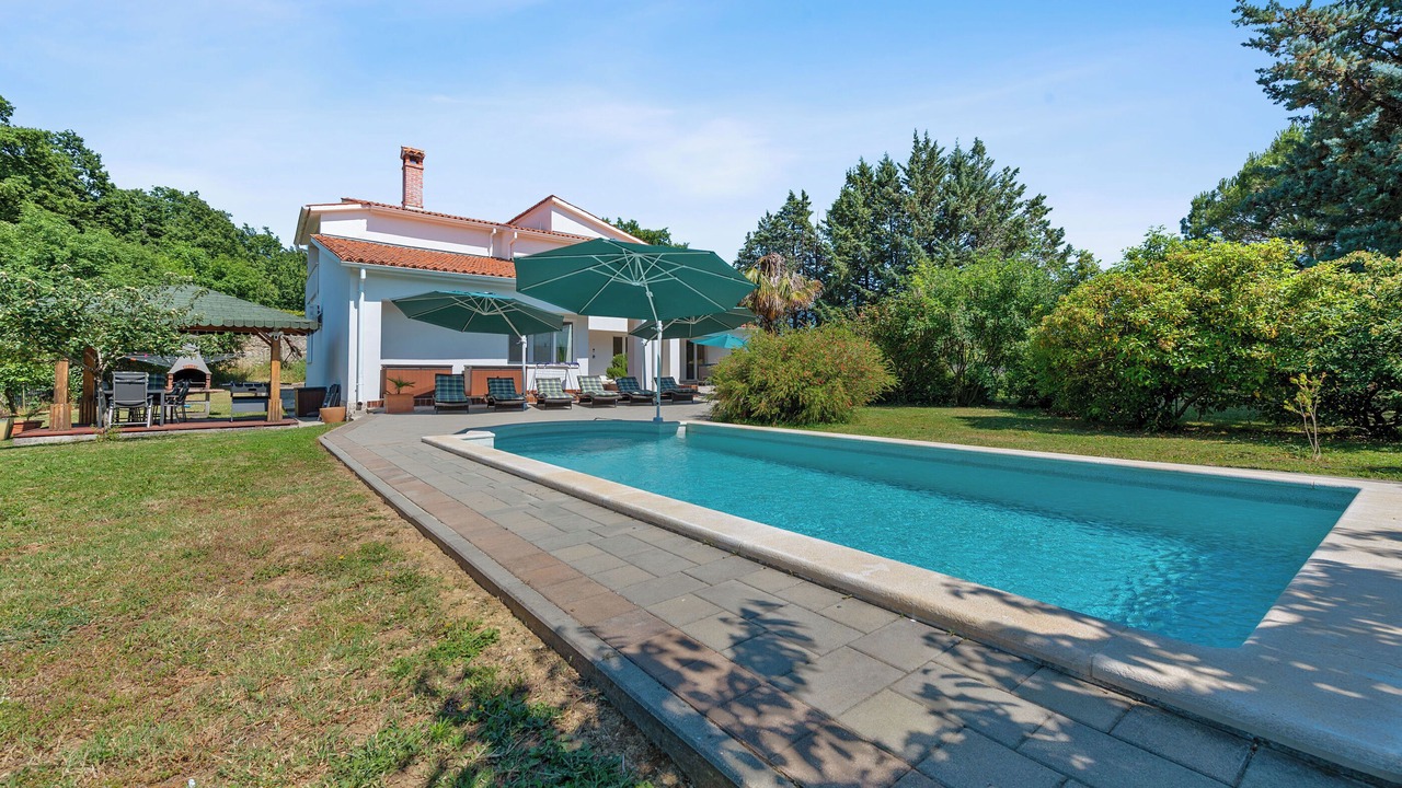 Photo of Outdoor in Rogocana
