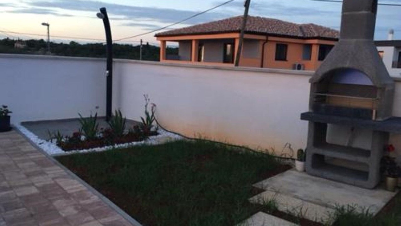 Photo of Outdoor in Murine