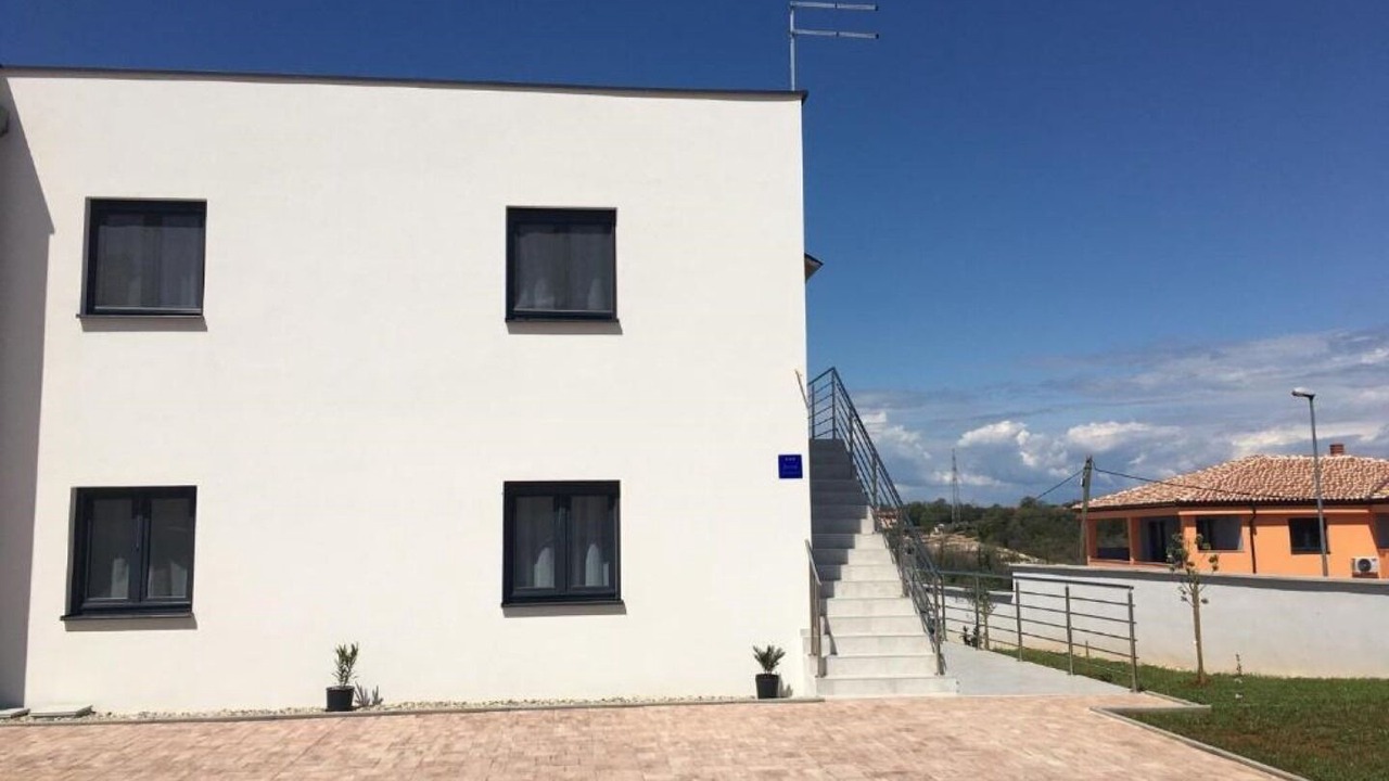 Photo of Outdoor in Murine
