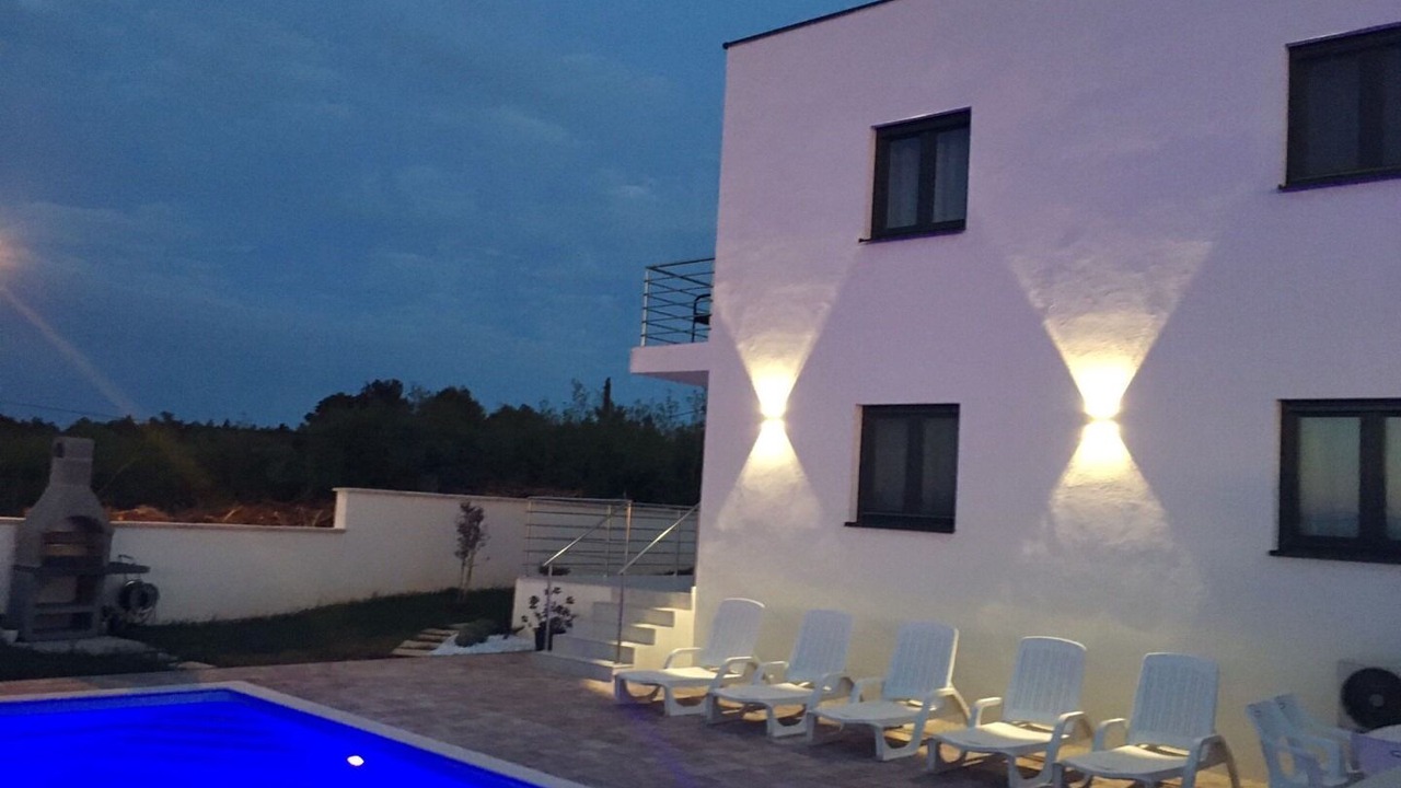 Photo of Outdoor in Murine