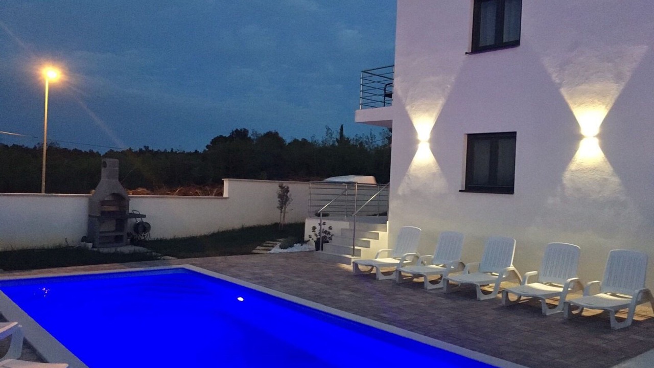 Photo of Outdoor in Murine