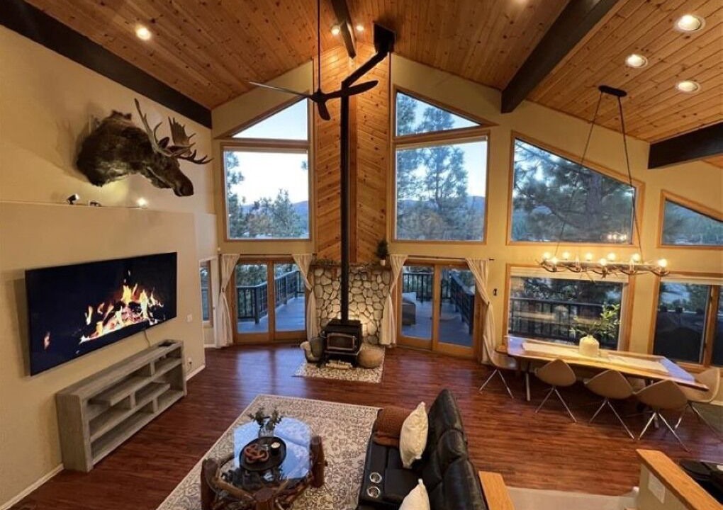 Photo of Livingroom in Big Bear City