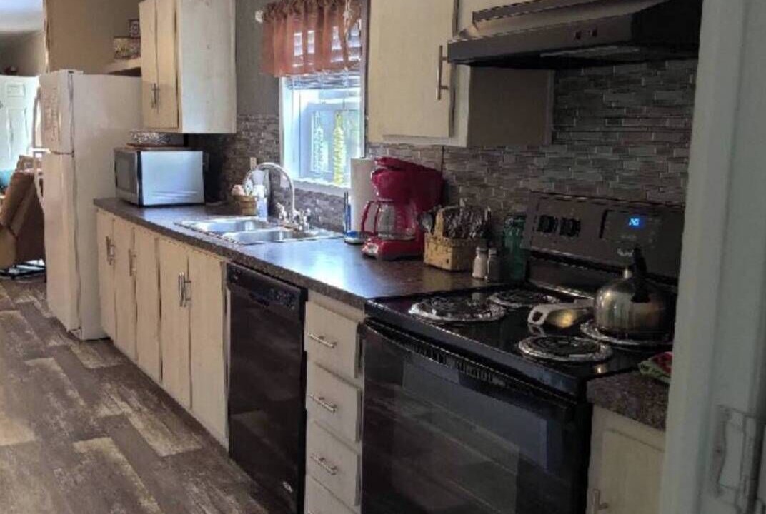 Photo of Others in Elizabeth