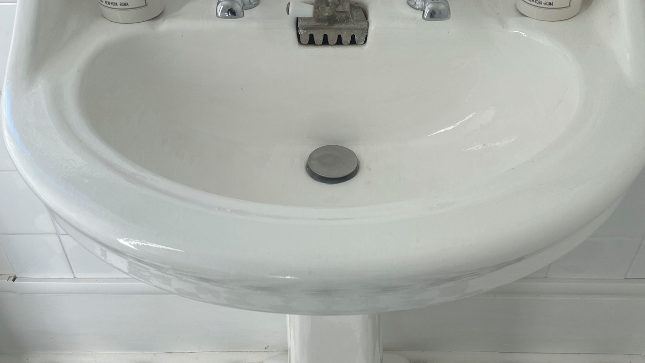 Photo of Bathroom in Barry-d'Islemade