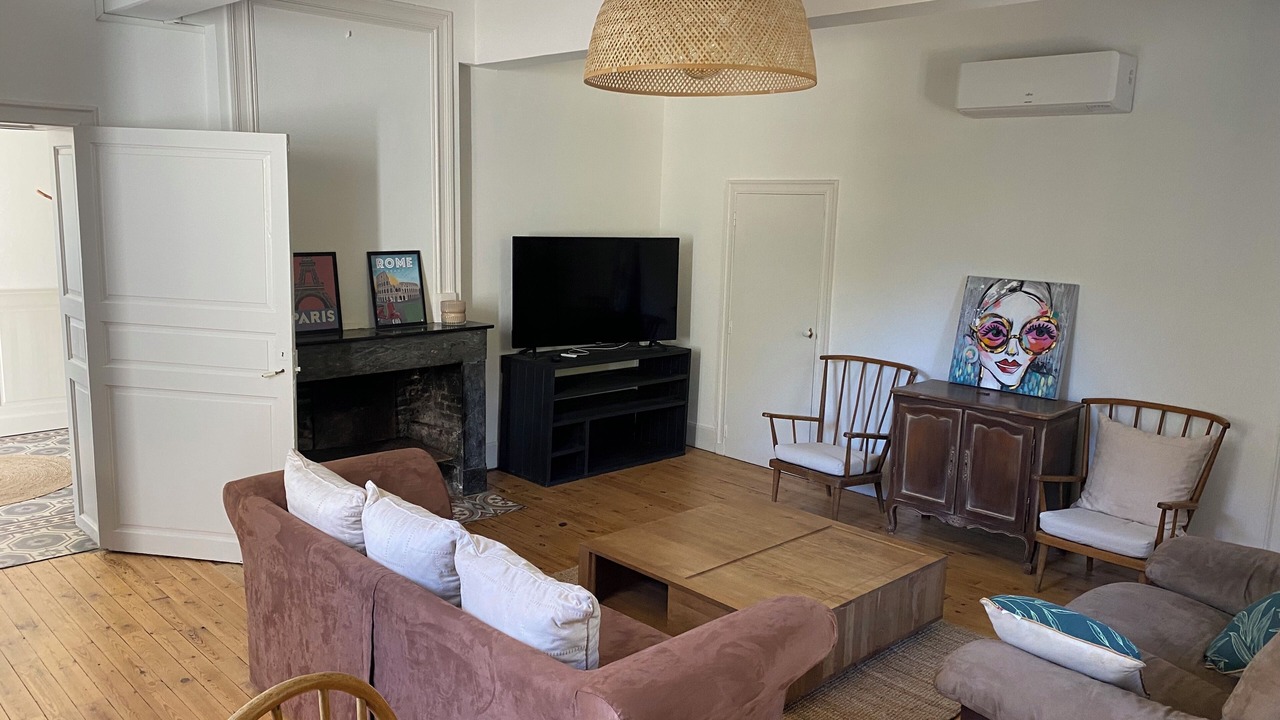 Photo of Livingroom in Barry-d'Islemade