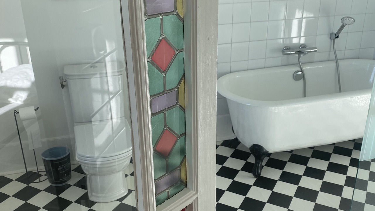 Photo of Bathroom in Barry-d'Islemade