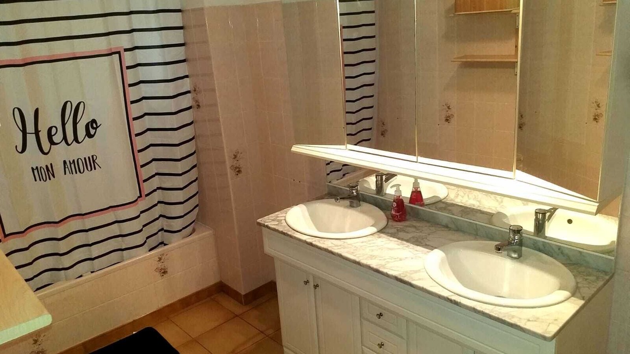 Photo of Bathroom in Rodes