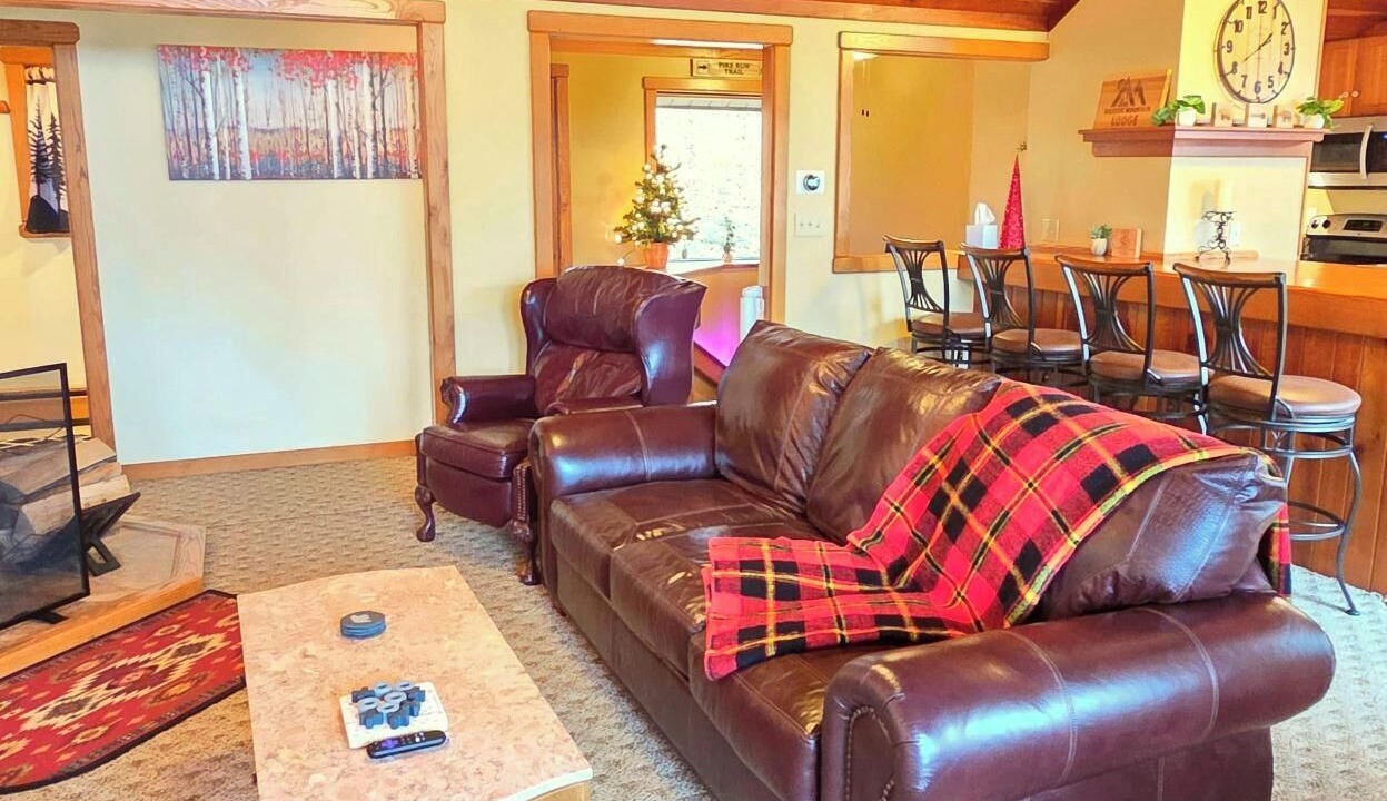 Photo of Livingroom in White