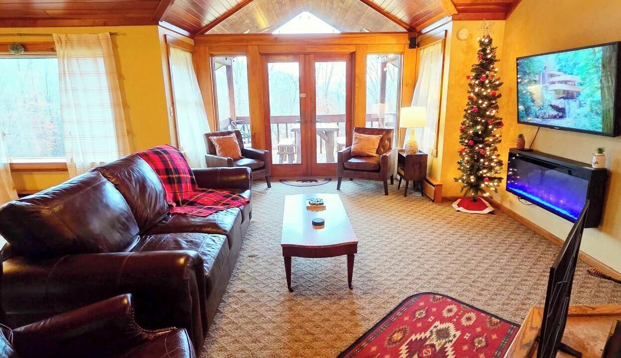 Photo of Livingroom in White