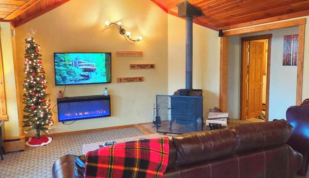 Photo of Livingroom in White