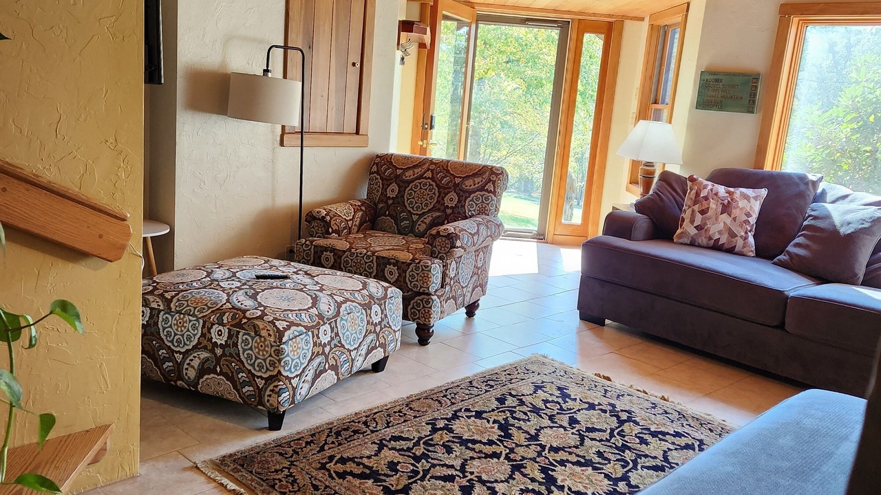 Photo of Livingroom in White