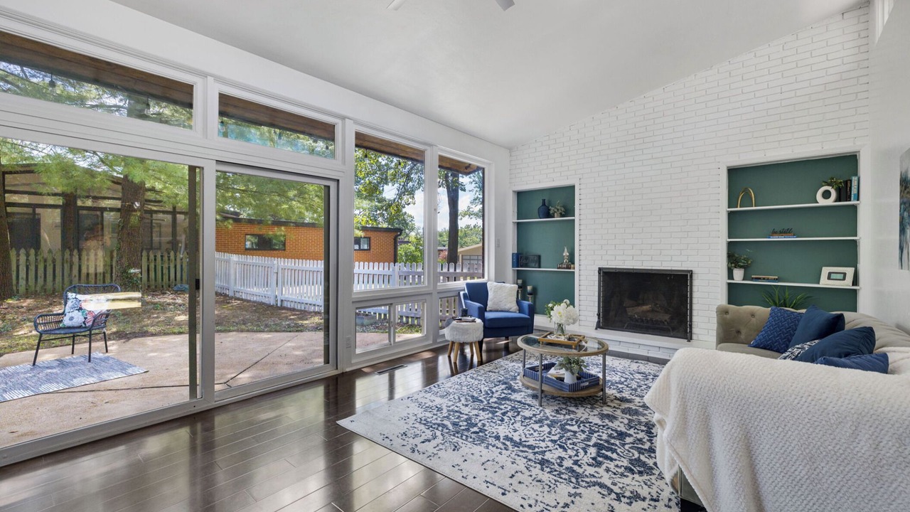 Photo of Livingroom in Town and Country