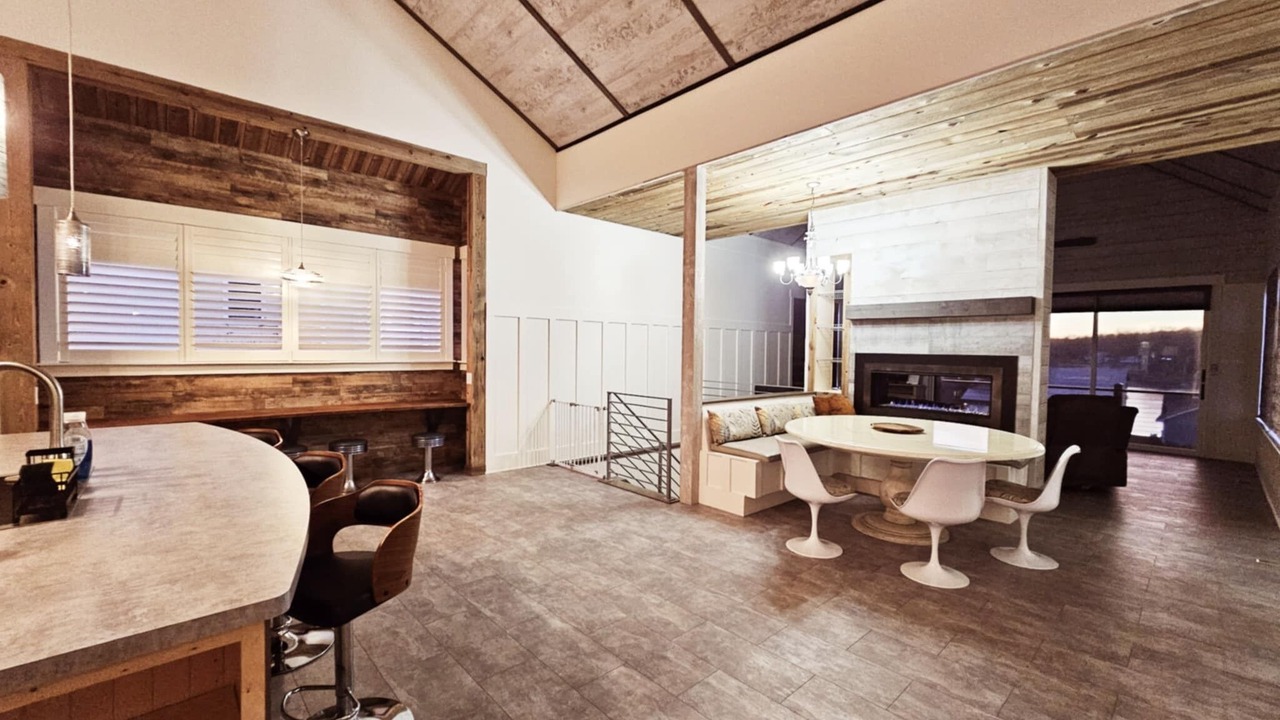 Photo of Others in Howard