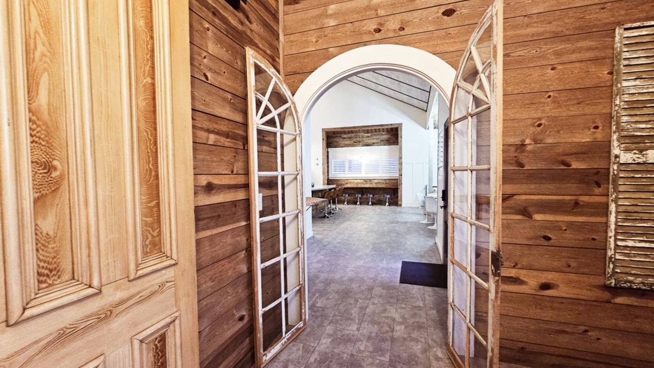 Photo of Others in Howard