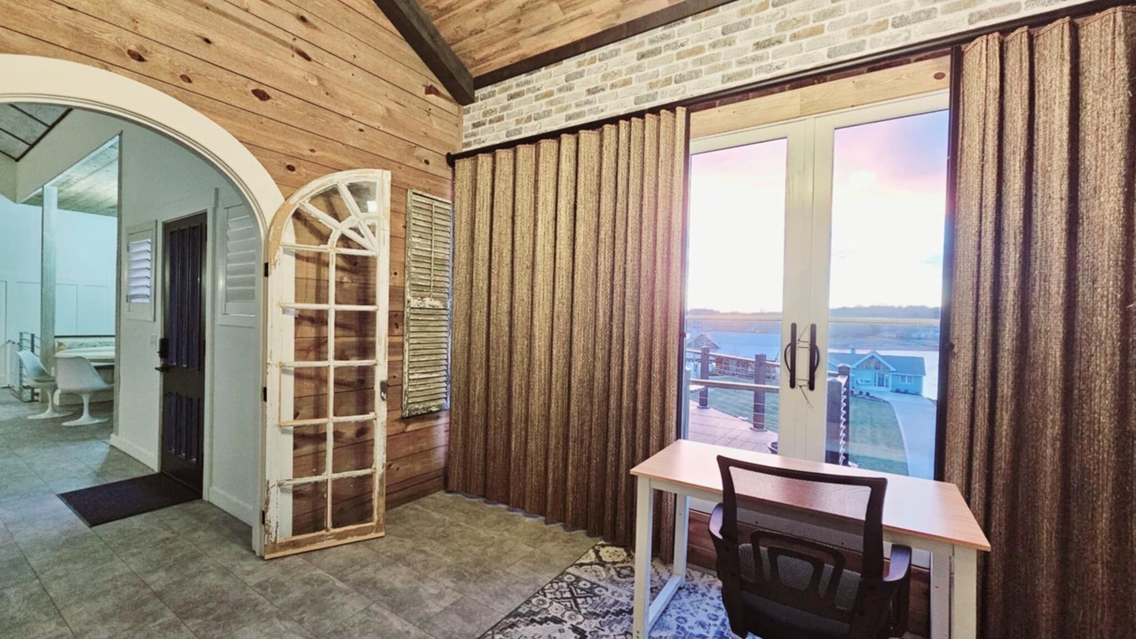 Photo of Others in Howard