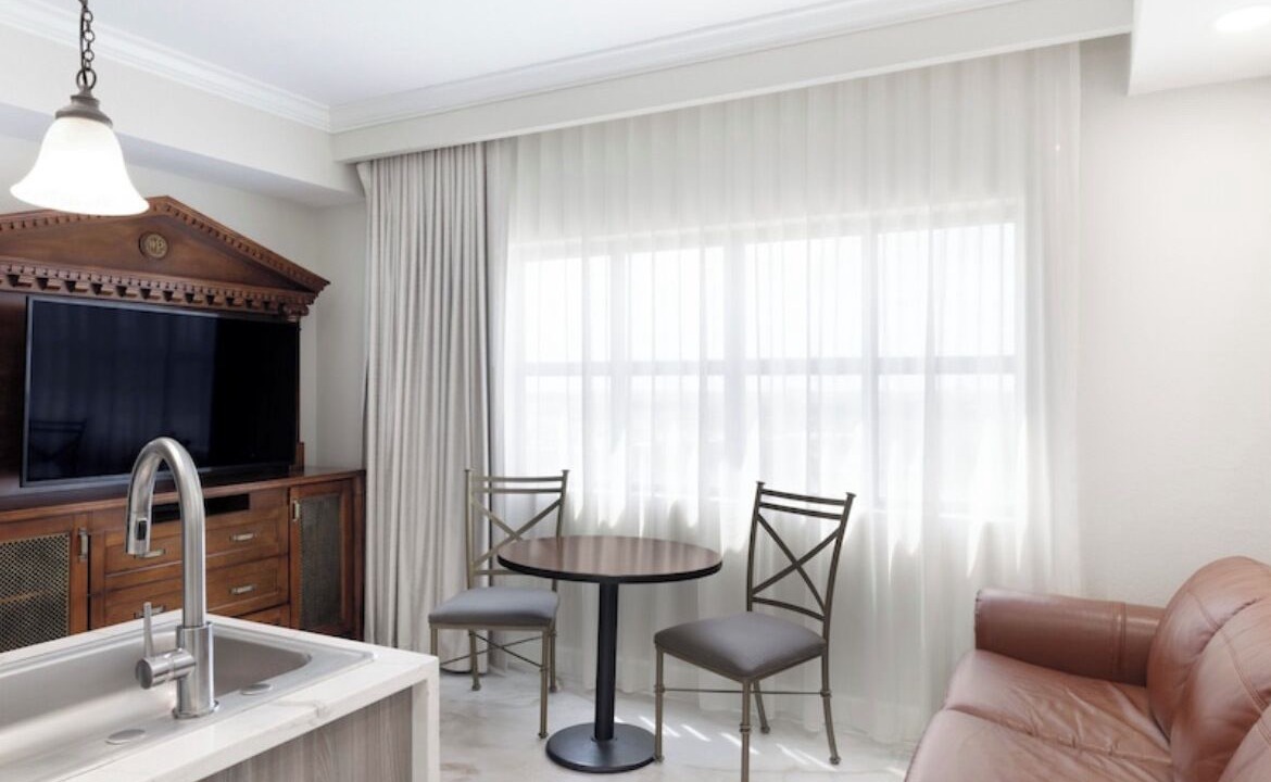 Photo of Livingroom in Florida Center