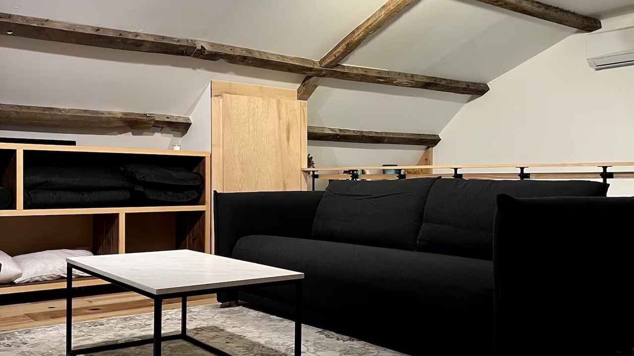 Photo of Livingroom in Iowa City