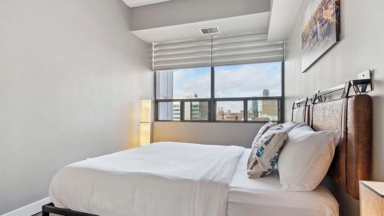 Photo of Bedroom in Bay Street Corridor
