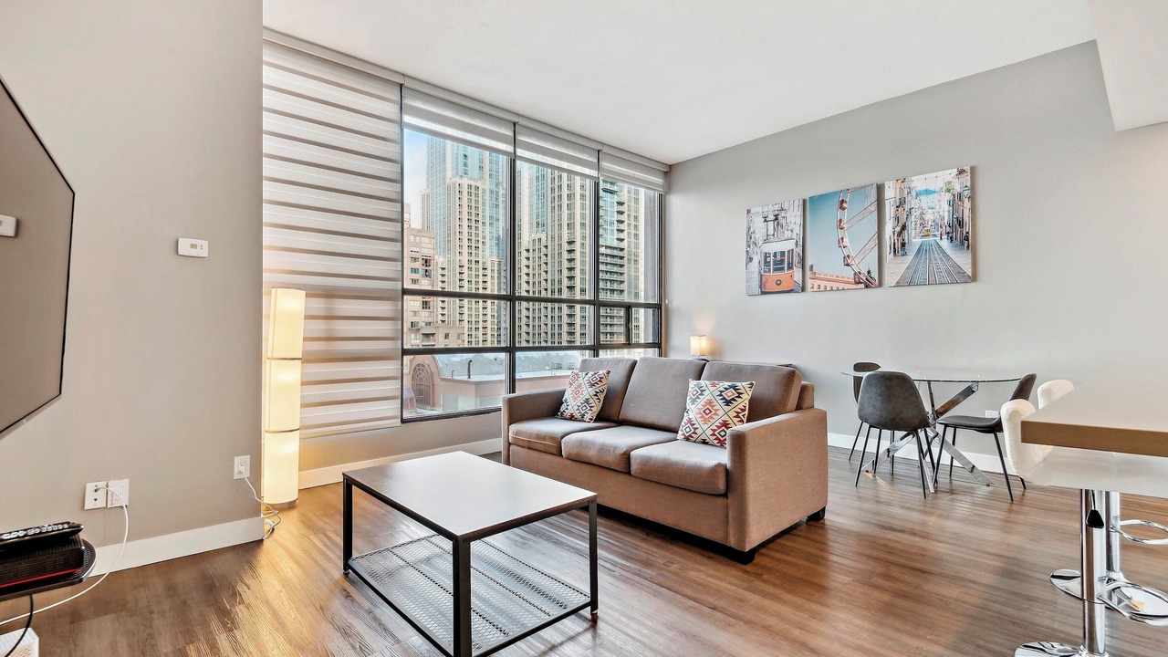 Photo of Livingroom in Bay Street Corridor