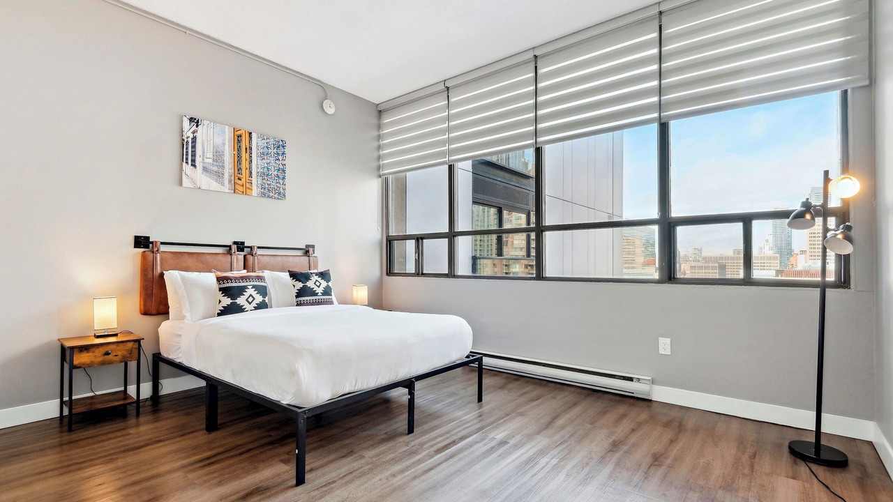 Photo of Bedroom in Bay Street Corridor
