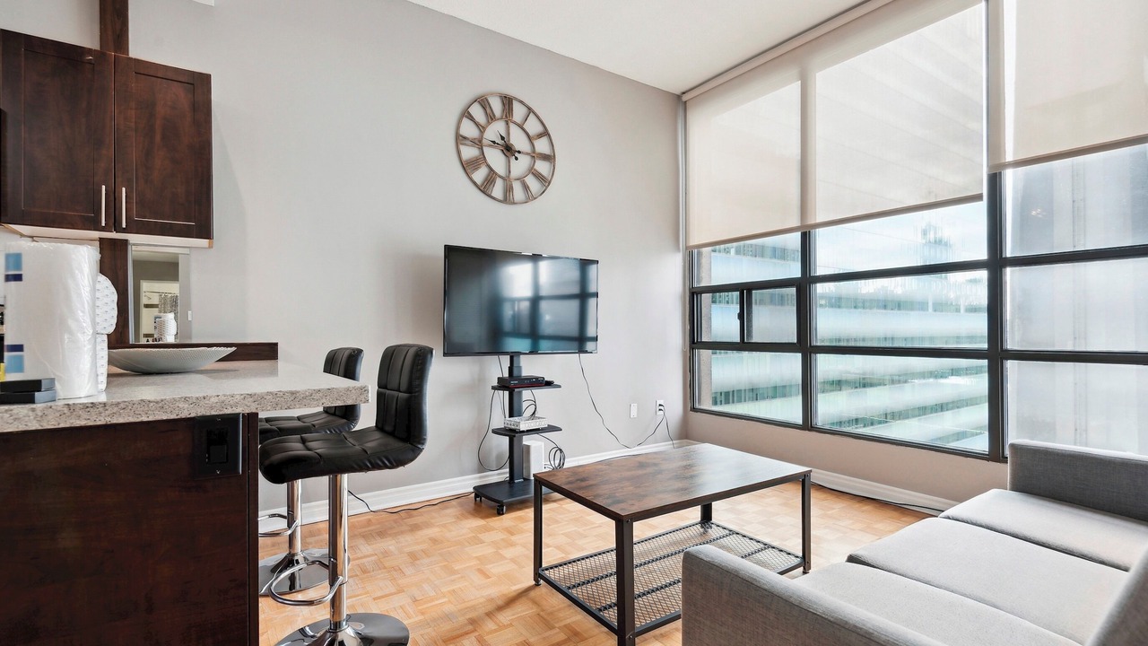 Photo of Livingroom in Bay Street Corridor